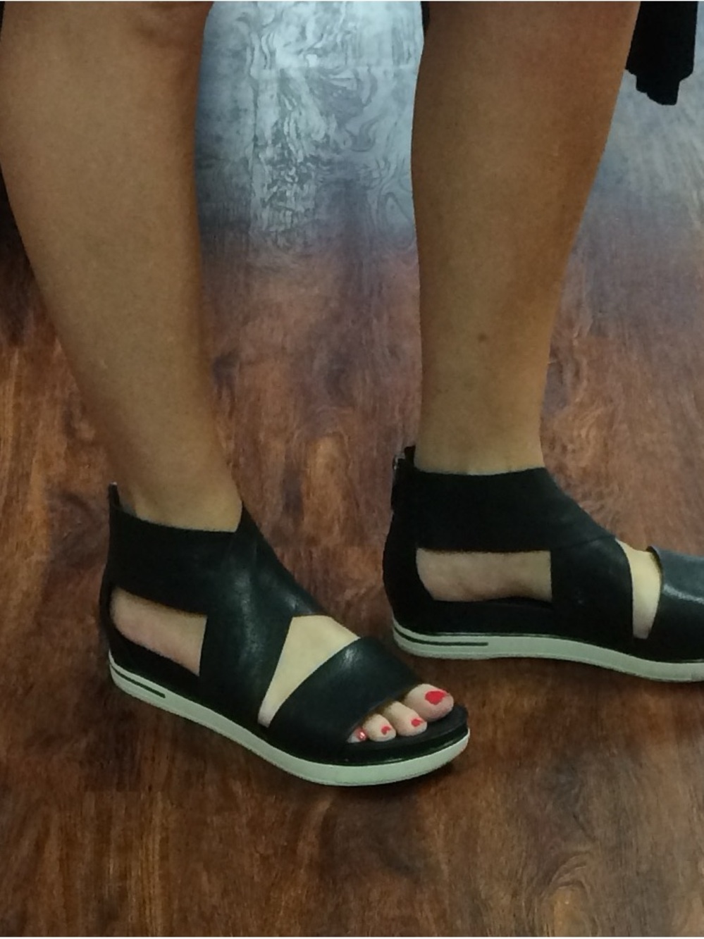Eileen Fischer Black Women's Platform Sandal - Modern Design